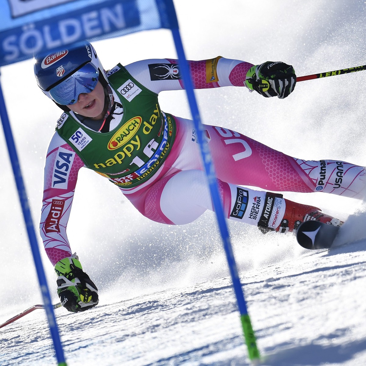 epa05597338 Mikaela Shiffrin of the USA in action during the first run of the women's Giant Slalom race of the FIS Alpine Ski World Cup season on the Rettenbach glacier, in Soelden, Austria, 22 O ...