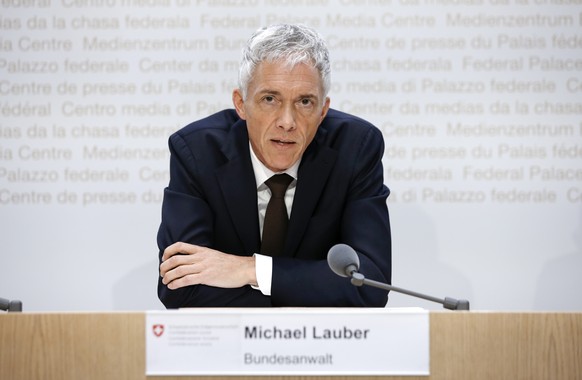 ARCHIV ZUR AUFHEBUNG DER IMMUNITAET VON BUNDESANWALT LAUBER, AM MONTAG, 24. AUGUST 2020 - Swiss Federal Attorney Michael Lauber speaks during a media conference at the Media Centre of the Federal Parl ...