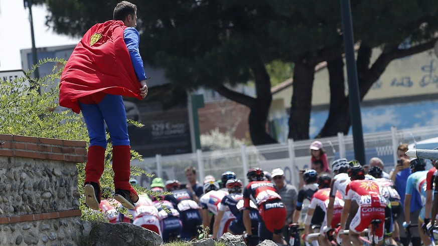Welchen Supermännern und -frauen können wir überhaupt noch trauen? Ein Fan an der Tour de France.