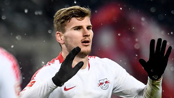 epa07235822 Leipzig&#039;s Timo Werner (R) celebrates after scores during the German Bundesliga soccer match between RB Leipzig and FSV Mainz 05 in Leipzig, Germany, 16 December 2018. EPA/FILIP SINGER ...