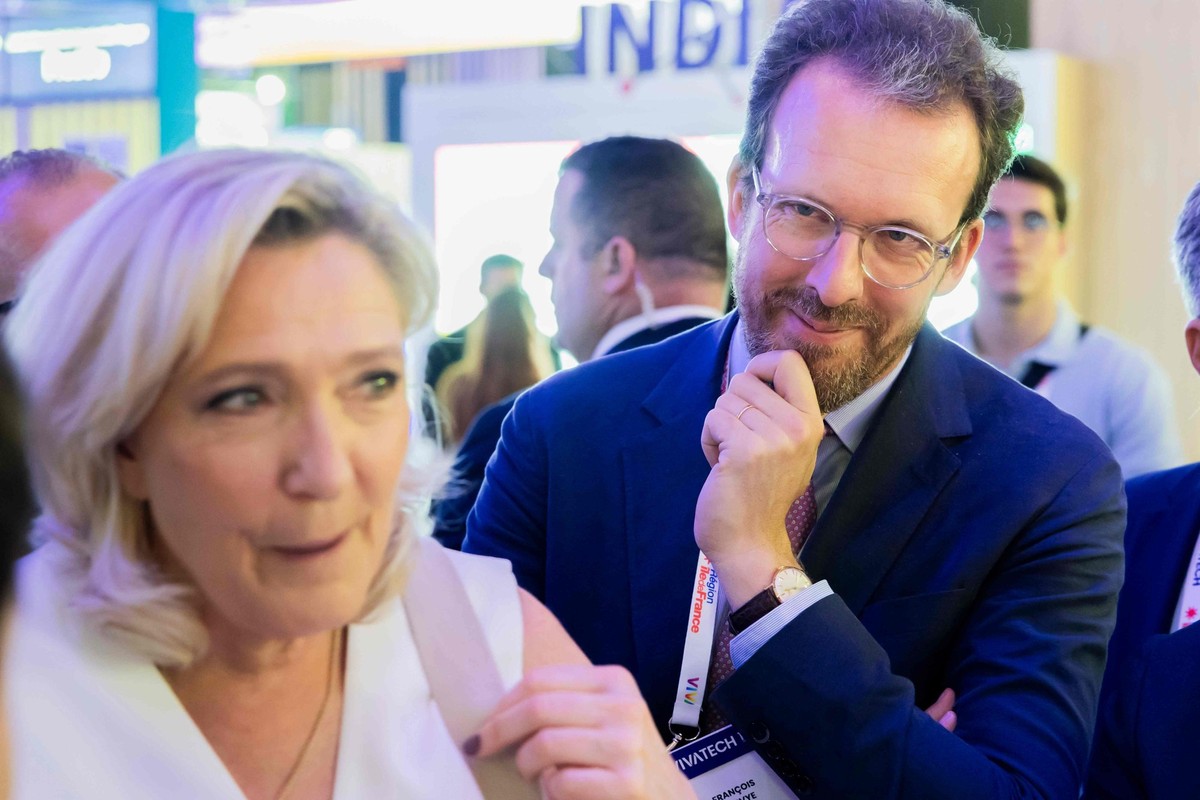 François Durvye en compagnie de Marine Le Pen, le 19 juin 2026.