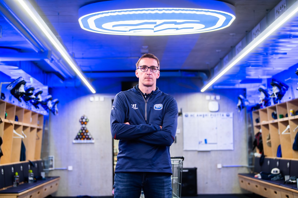 Ambri Piotta-Trainer Luca Cereda in der Gottardo-Arena, w