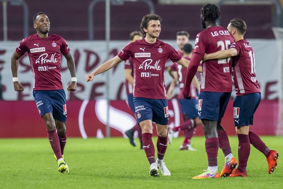 Les joueurs genevois laissent eclater leur joie, lors de la rencontre de football de Super League entre le Geneve Servette FC et le FC Bale, ce samedi 6 mars 2021 au stade de Geneve. (KEYSTONE/Martial ...