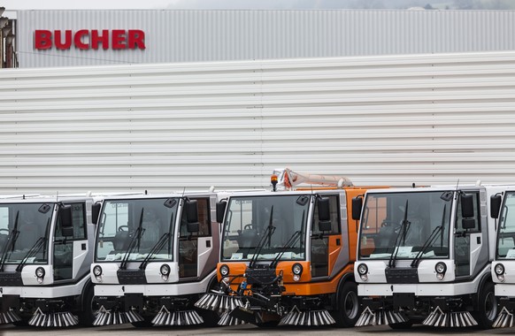 ARCHIVBILD ZUM UMSATZ VON BUCHER IM JAHR 2020, AM DONNERSTAG, 28. JANUAR 2021 - A row of CityCat 5000 sweepers, pictured on November 16, 2012, at Bucher Schoerling in Niederweningen, canton of Zurich, ...