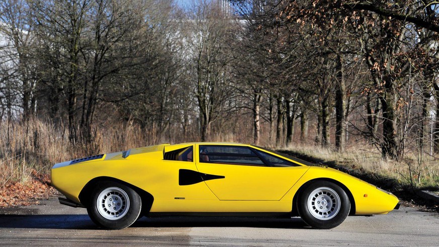 Lamborghini Countach by Bertone LP400 1974 design auto retro Marcello Gandini https://rmsothebys.com/ve17/villa-erba/lots/1975-lamborghini-countach-lp400-periscopio-by-bertone/1702908