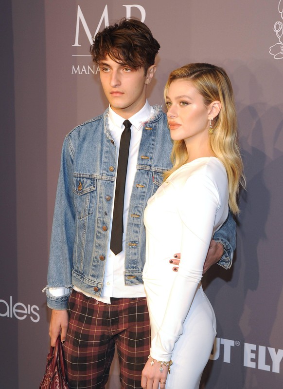 nicola peltz anwar hadid