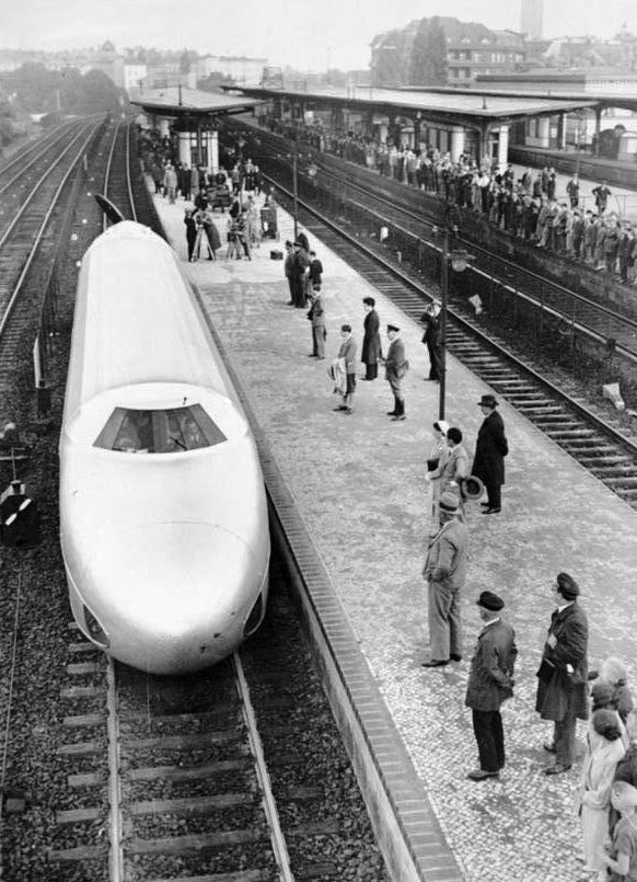 Schienenzeppelin am Spandauer Hauptbahnhof (heute Berlin-Stresow), Juni 1931