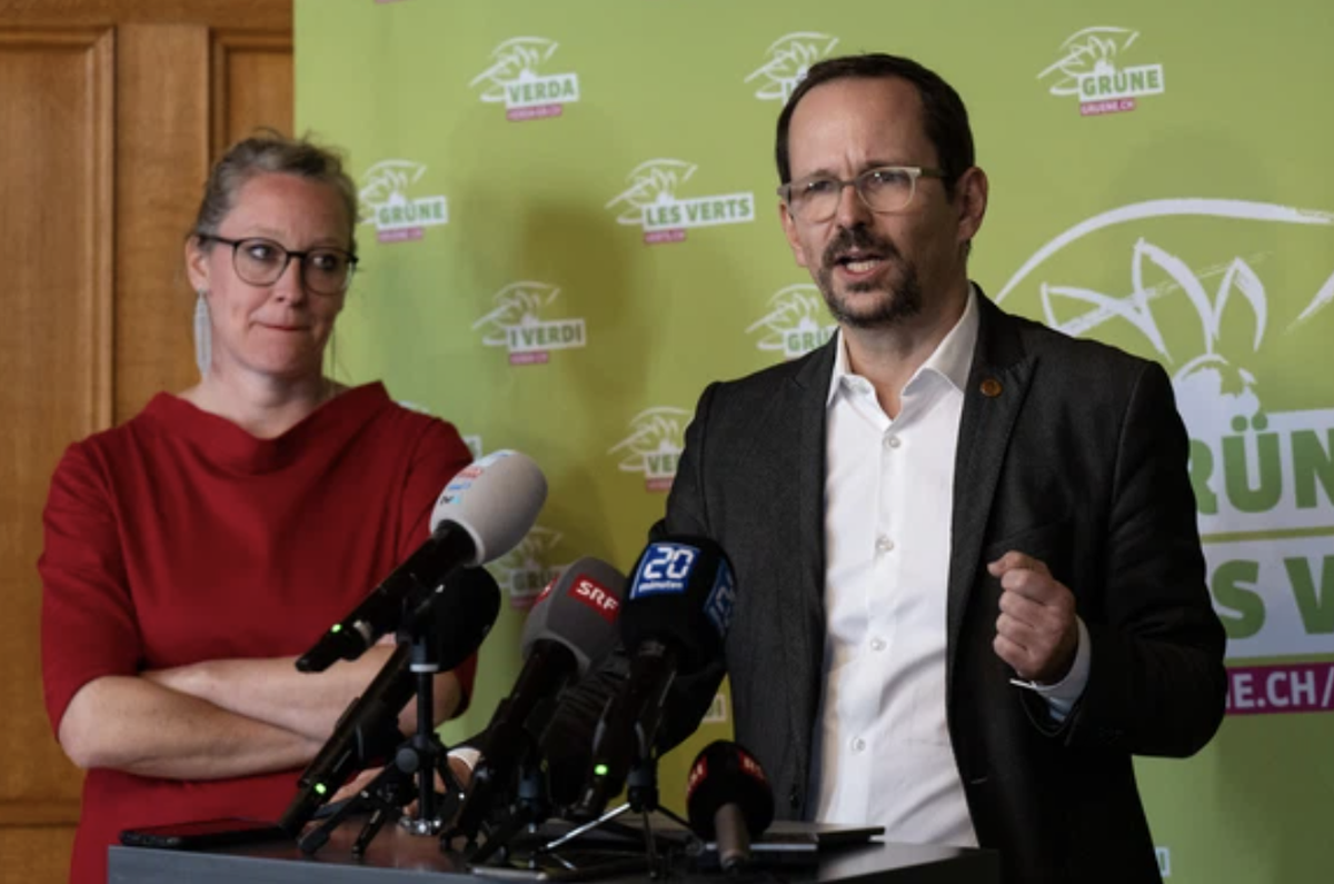 Le président des Verts, Balthasar Glättli, et la cheffe du groupe, Aline Trede, ont annoncé le 18 octobre qu'ils renonçaient à une candidature de combat contre l'UDC.
