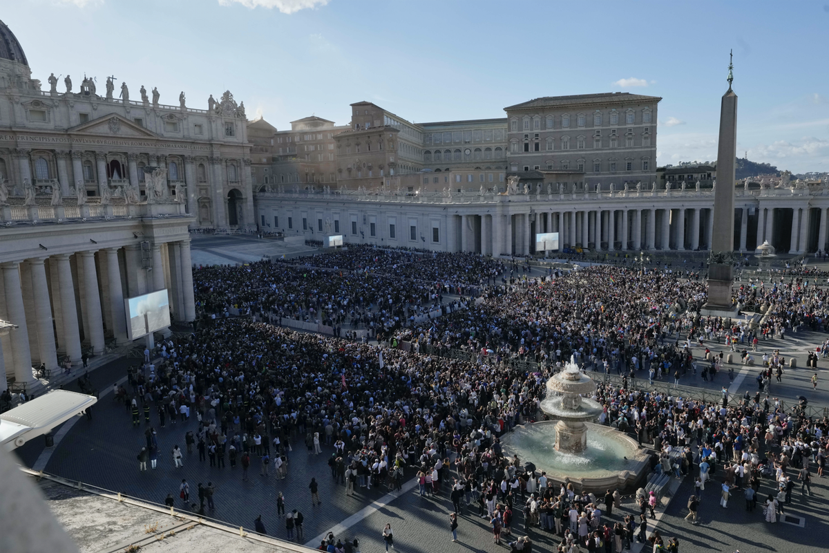 Petersplatz nach der Wahl des Papstes am 8.5.2025 im Vatikan