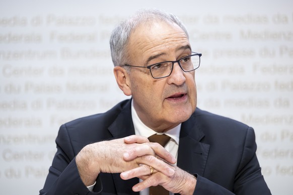 Bundesrat Guy Parmelin spricht an einer Medienkonferenz zum Mietrecht ueber die Aenderung des Obligationenrechts (Mietrecht: Untermiete) und Aenderung des Obligationenrechts (Mietrecht: K