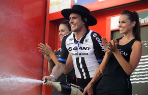John Degenkolb hat auch nach der 5. Vuelta-Etappe wieder den Partyhut auf-