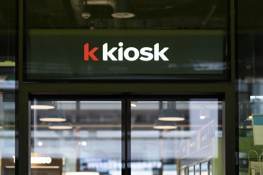 ARCHIVBILD ZU DEN UMSATZZAHLEN VON VALORA --- Das Logo der k kiosk, fotografiert am 7. Januar 2020 am Bahnhof Oerlikon. K kiosk ist ein Convenience Services Format der Valora Gruppe. (KEYSTONE/Christi ...
