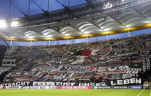 epa07543307 Eintracht Frankfurt&#039;s fans show a banner prior the UEFA Europa League semi final, first leg soccer match between Eintracht Frankfurt and Chelsea FC in Frankfurt Main, Germany, 02 May  ...