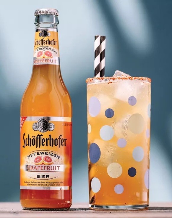 Bodega Dog Beer cocktail bier hefeweizen grapefruit trinken alkohol https://www.liquor.com/recipes/bodega-dog/