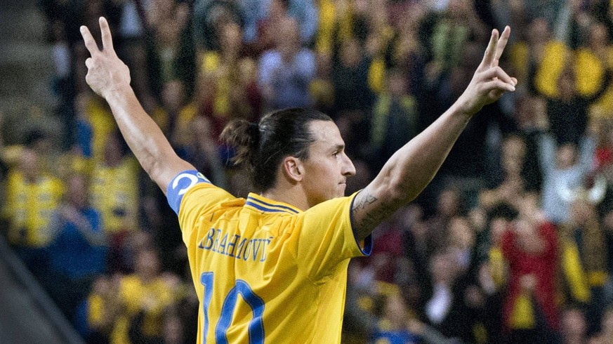 STOCKHOLM 2012-11-14 Sveriges Zlatan Ibrahimovic jublar efter sitt 3-2 mal under onsdagskv