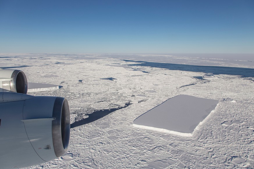 Von einem einem Nasa-Flugzeug aus wurde der ungewöhnliche Eisblock fotografiert.