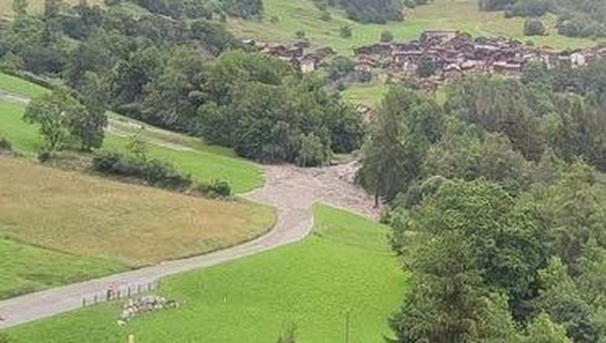 Val de Bagnes: une lave torrentielle avant Lourtier, des maisons évacuées.