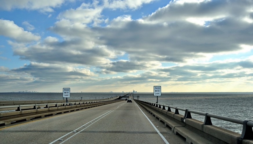 Lake Pontchartrain Causeway, Louisiana, USA