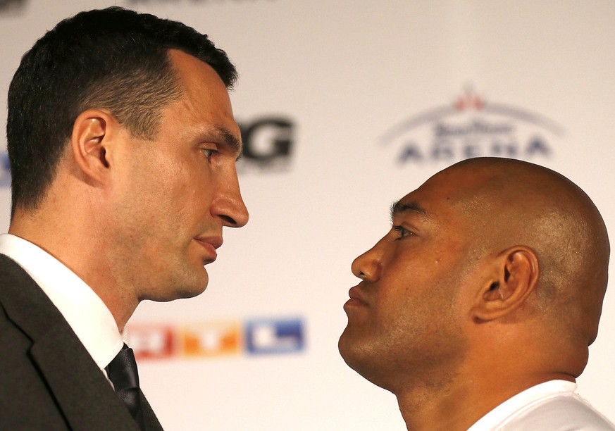Weltmeister Wladimir Klitschko und Herausforderer Alex Leapai bei einem Medientermin im Februar.