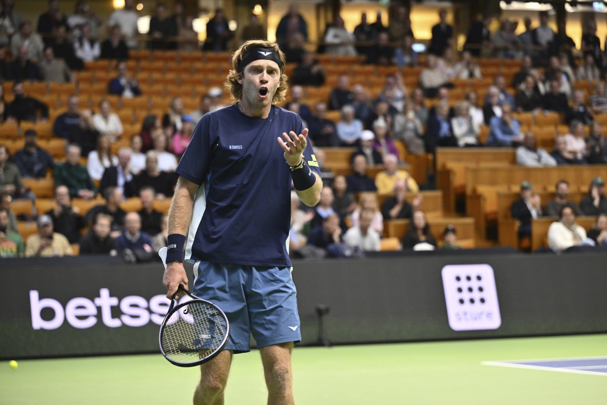 Russia's Andrei Rublev reacts during the quarter-final Nordic Open ATP tennis match against Switzerland's Stan Wawrinka, at the Royal Tennis Hall in Stockholm, Sweden, Friday Oct. 18, 2024.  ...