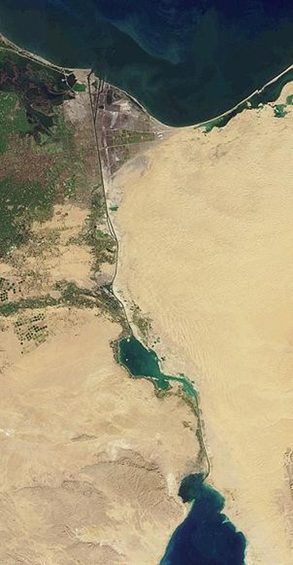 Suezkanal (Satellitenfoto), 2001.
https://de.wikipedia.org/wiki/Suezkanal#/media/Datei:SuezCanal-EO.JPG