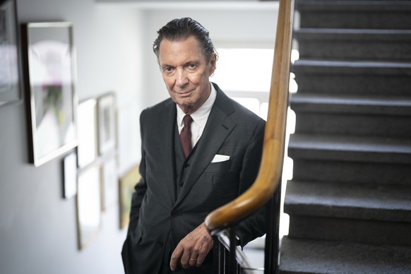 ZUM HEUTIGEN TEXT (FR) DER KULTUR-REDAKTION VON KEYSTONE-SDA STELLEN WIR IHNEN FOLGENDES NEUES PORTRAIT VON SCHRIFTSTELLER MARTIN SUTER ZUR VERFUEGUNG. WEITERE BILDER FINDEN SIE AUF visual.keystone-sd ...