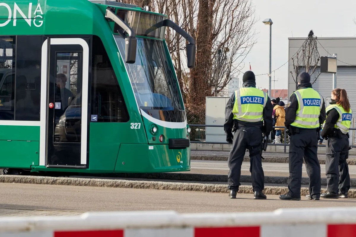Deutschland ist einer von elf Schengen-Staaten, der wieder Grenzkontrollen durchführt – hier in den Trams der Basler Verkehrs-Betriebe.
