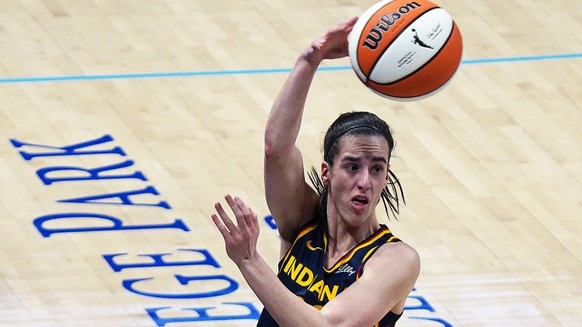 May 3, 2024, Arlington, Texas, USA: Arlington, Texas, USA: NCAA, College League, USA Division I all-time leading scorer and first overall pick in the 2024 WNBA, Basketball Damen, USA draft, Indiana gu ...