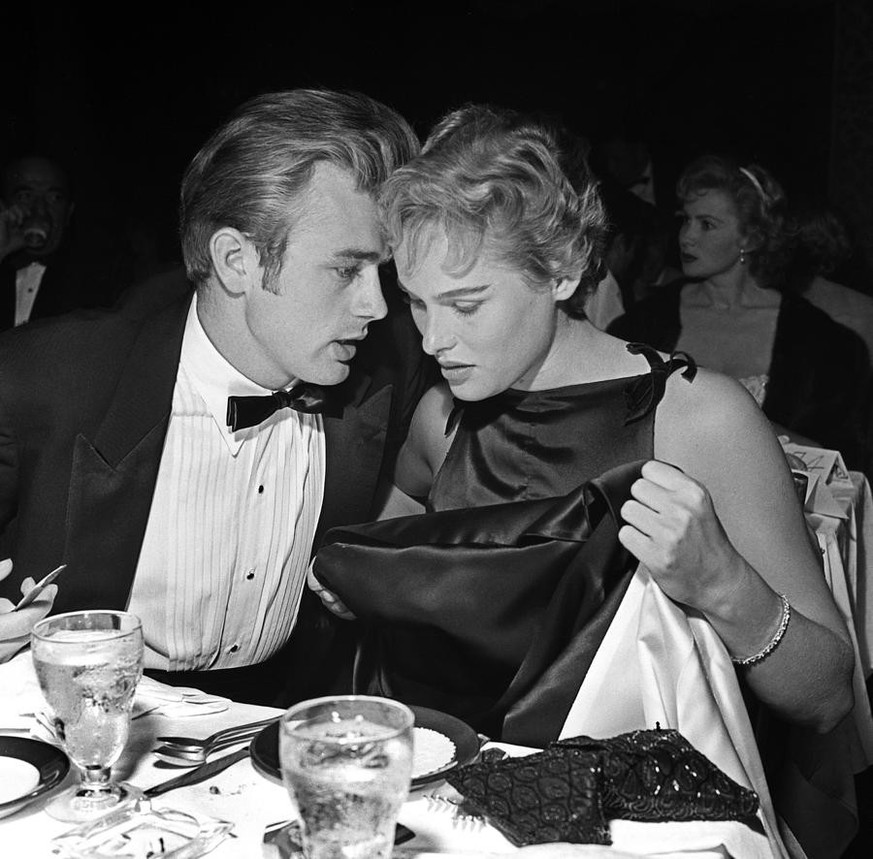 James Dean und Ursula Andress, 1955