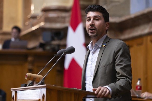 Fabian Molina, SP-ZH, spricht an der Ausserordentlichen Session "Zuwanderung und Asyl", waehrend der Herbstsession der Eidgenoessischen Raete, am Mittwoch, 27. September 2023 im Nationalrat  ...