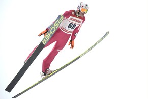 Stoch gewinnt wie schon am Wochenende in Lahti.