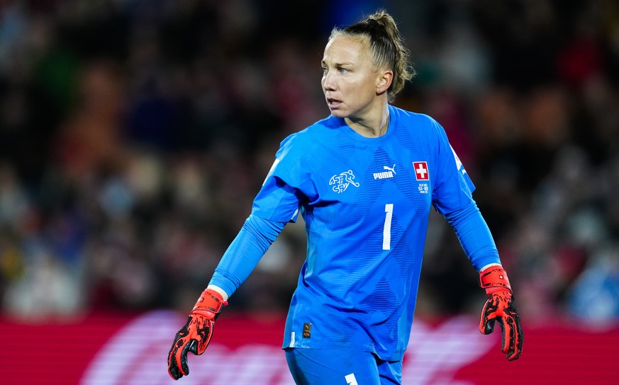 Switzerland&#039;s goalkeeper Gaelle Thalmann follows the action during the Women&#039;s World Cup Group A soccer match between Switzerland and Norway in Hamilton, New Zealand, Tuesday, July 25, 2023. ...