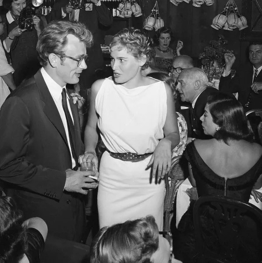 James Dean und Ursula Andress, 1955