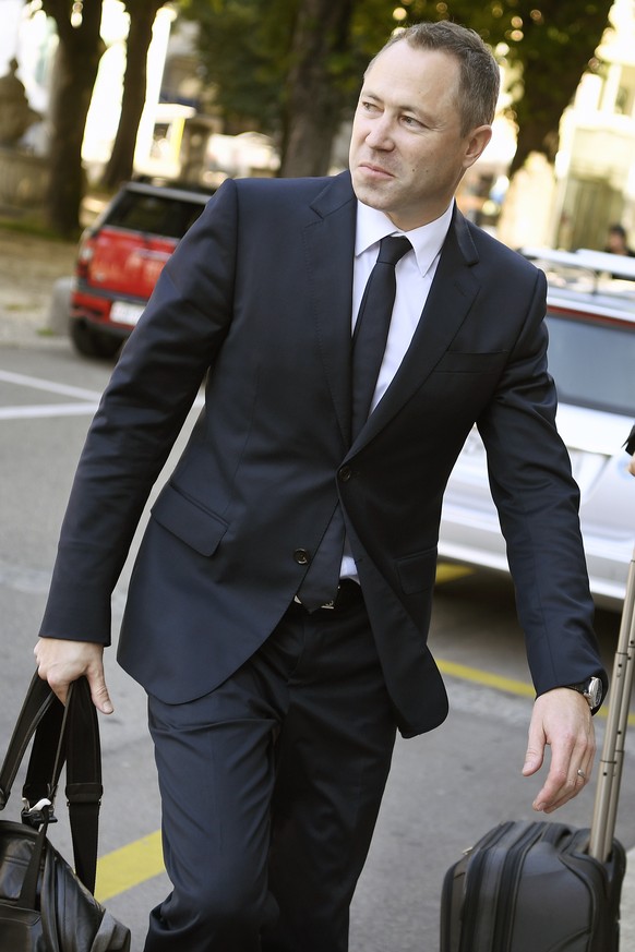 Weltwoche Redaktor Philipp Gut vor dem Bezirksgericht in Zuerich am Dienstag, 28. Juni 2016. Weltwoche Redaktor Philipp Gut muss beweisen, dass seine Vorwuerfe gegen die Professoren Philipp Sarasin un ...