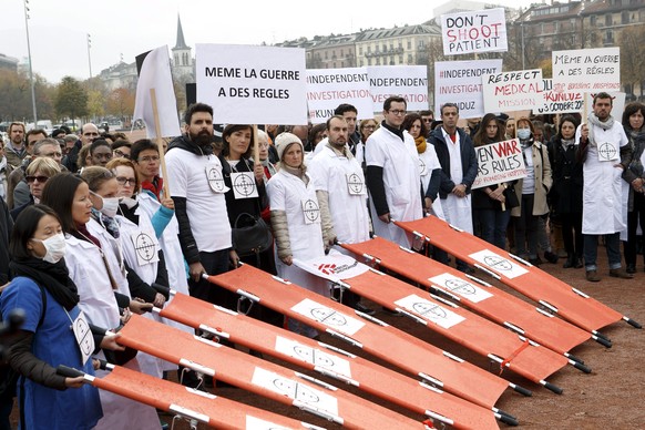 MSF-Mitarbeiter demonstrieren in Genf.