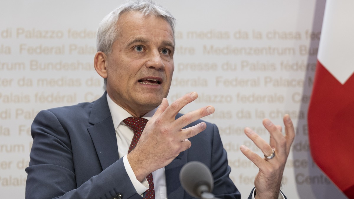 Bundesrat Beat Jans spricht an einer Medienkonferenz zur Teilrevision des Opferhilfegesetzes, am Mittwoch, 9. Oktober 2024, in Bern. (KEYSTONE/Peter Schneider)