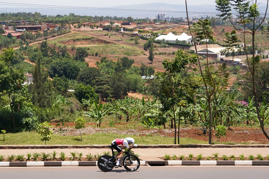 2025 UCI Road World Championships Picture by Zac Williams/SWpix.com - 21/09/2025 - Cycling - 2025 UCI Road World Championships - BK Arena to Kigali Convention Centre, Kigali, Rwanda - Women Elite Indi ...