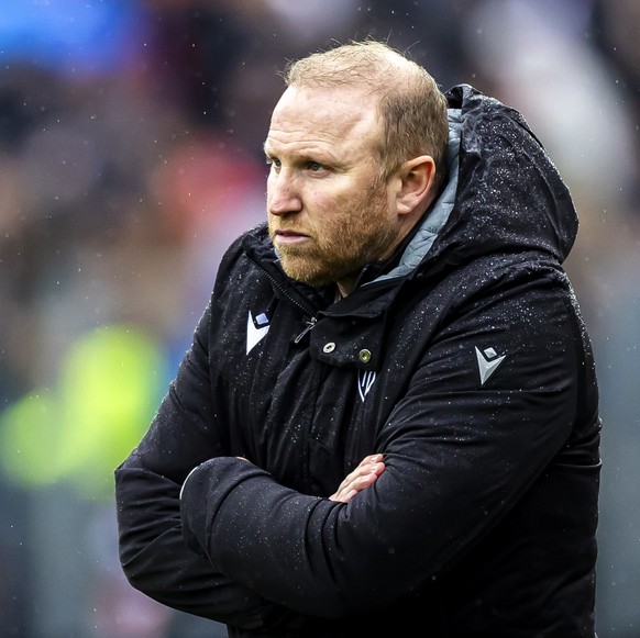 Trainer Ludovic Magnin (FCB) im Fussball Meisterschaftsspiel der Swiss Super League zwischen dem FC Winterthur, FCW, und dem FC Basel FCB, am Sonntag, 7. Dezember 2025 auf der Schuetzenwiese in Winter ...