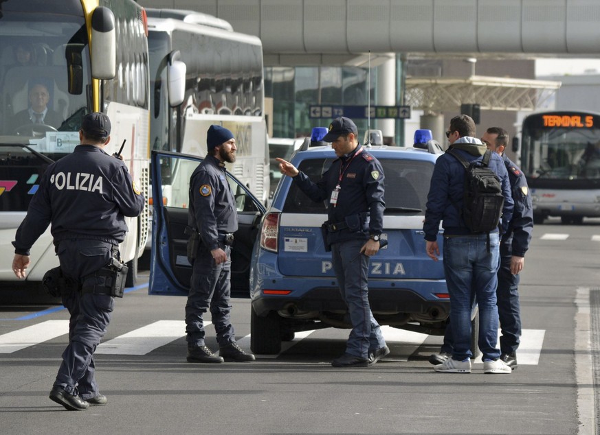 Auch auf dem Römer Flughafen Fiumicino wurden die Sicherheitsmassnahmen erhöht.