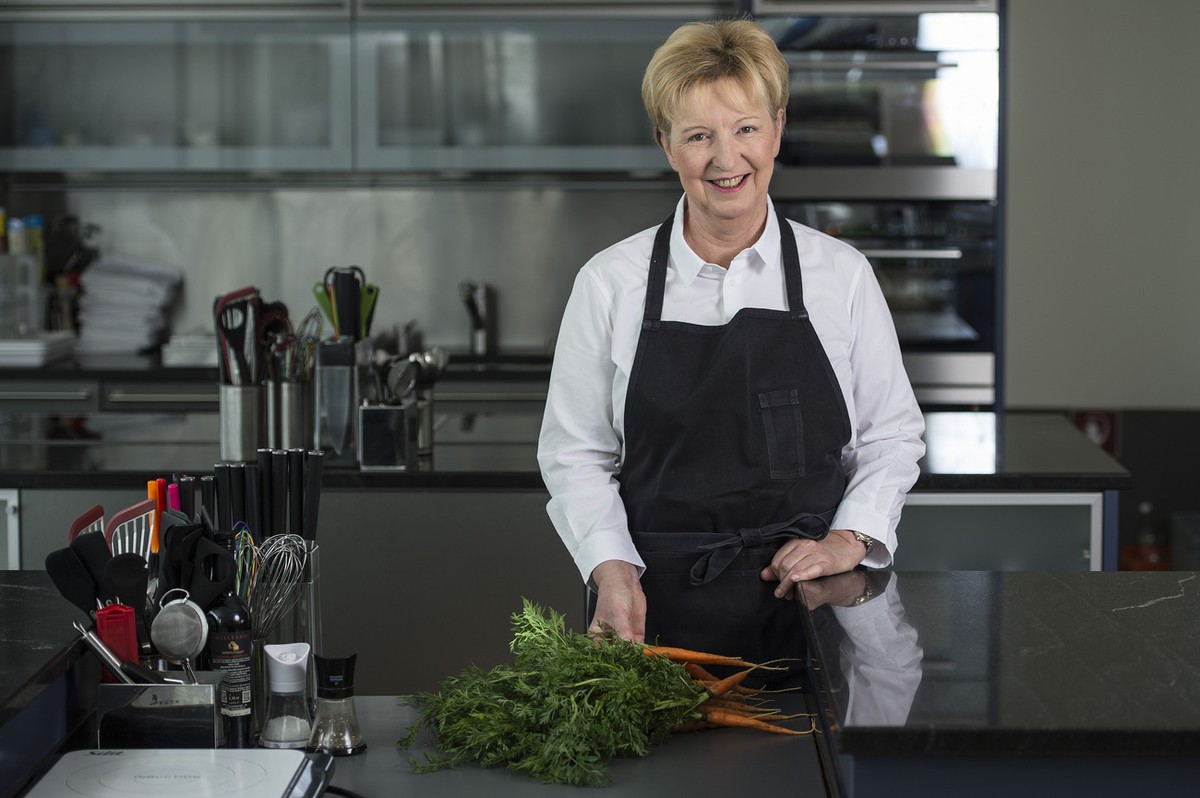 Portrait of Annemarie Wildeisen, TV chef and editor of the cookery magazine "Annemarie Wildeisen's Kochen", taken at her home in Bern, Switzerland, on April 30, 2015. (KEYSTONE/Peter Sc ...