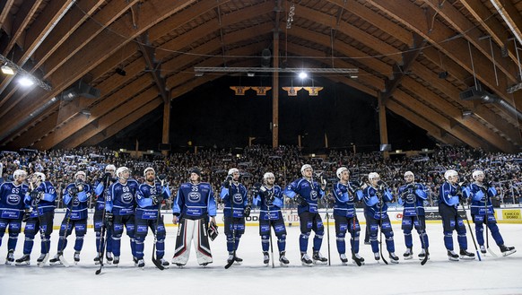 Ambri`s team after the game between HC Ambri-Piotta and HC Ocelari Trinec at the 93th Spengler Cup ice hockey tournament in Davos, Switzerland, Monday, December 30, 2019. (KEYSTONE/Melanie Duchene)