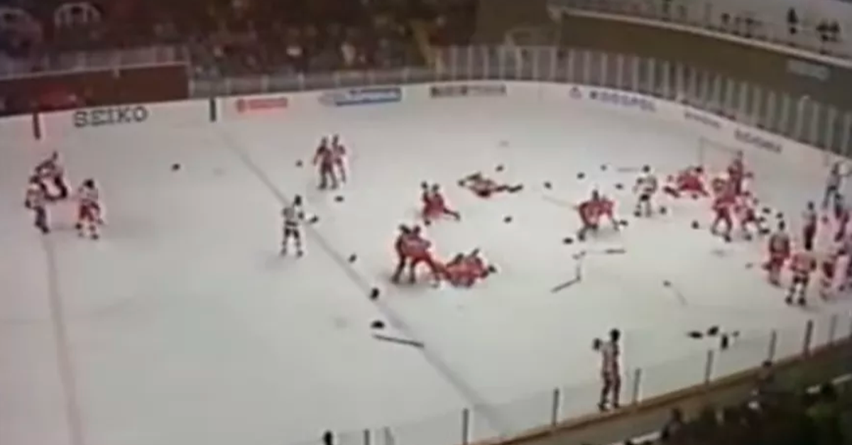 wie-die-w-steste-schl-gerei-der-geschichte-die-eishockey-welt-f-r-immer-ver-nderte