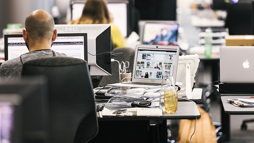 Am Schweizer Arbeitsmarkt sind Buchhalter und IT-Spezialisten in den im Juni publizierten Stellenausschreibungen besonders gefragt.(Symbolbild)