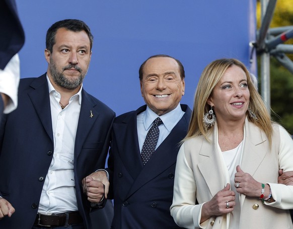 epa10199835 (L-R) Federal secretary of Italian party Lega Nord Matteo Salvini, President of Italian party &#039;Forza Italia&#039; Silvio Berlusconi and leader of Italian party Fratelli d