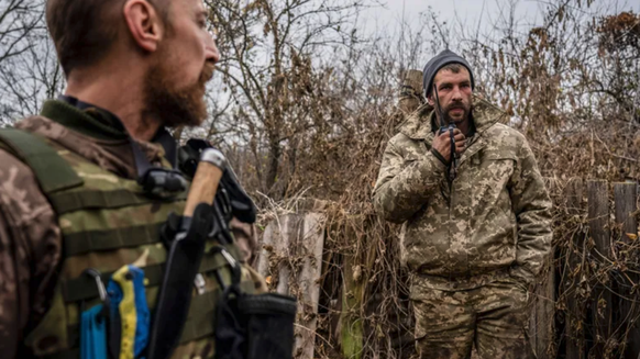 Ukrainische Soldaten an der Front im Osten: Setzen die USA ihre Unterstützung nach den Wahlen fort?