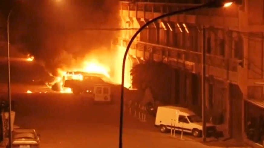 Eine Kamera filmte den ersten Angriff auf das Hotel Splendid am Freitagabend.&nbsp;
