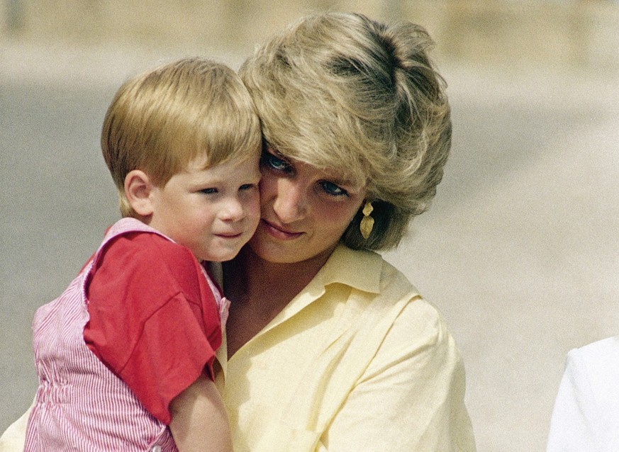 Princess Diana und Prince Harry 1987.