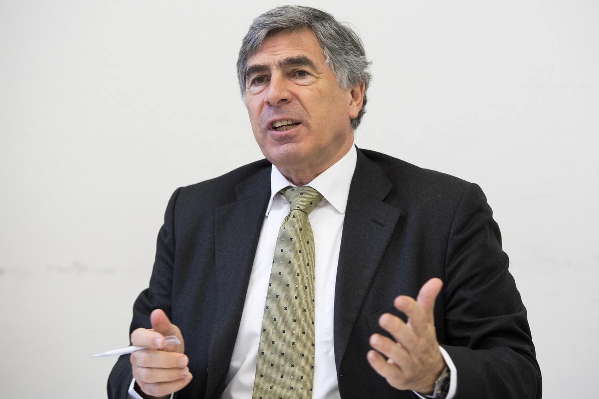 Regierungsrat Christoph Eymann (BS), Praesident der EDK, spricht waehrend der Medienkonferenz "Die Schweiz im internationalen Vergleich - Resultate von PISA 2015", am Dienstag, 6. Dezember 2 ...