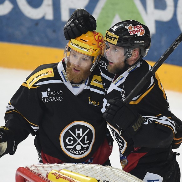 Luganos Stars Klasen (links) und Pettersson jubeln.