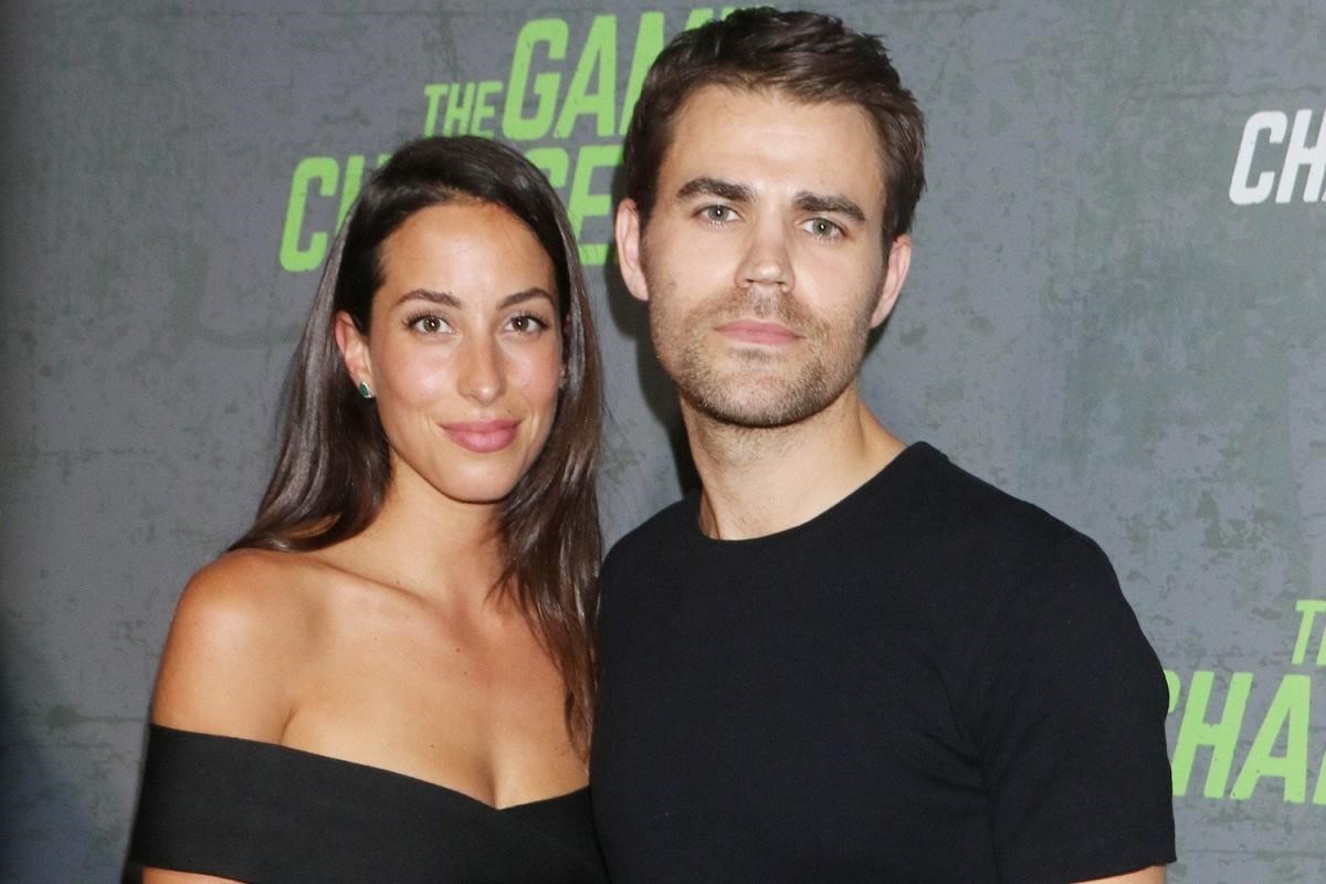 Lui, c'est pas Brad Pitt. C'est Paul Wesley, l'ex-mari d'Inès de Ramon.